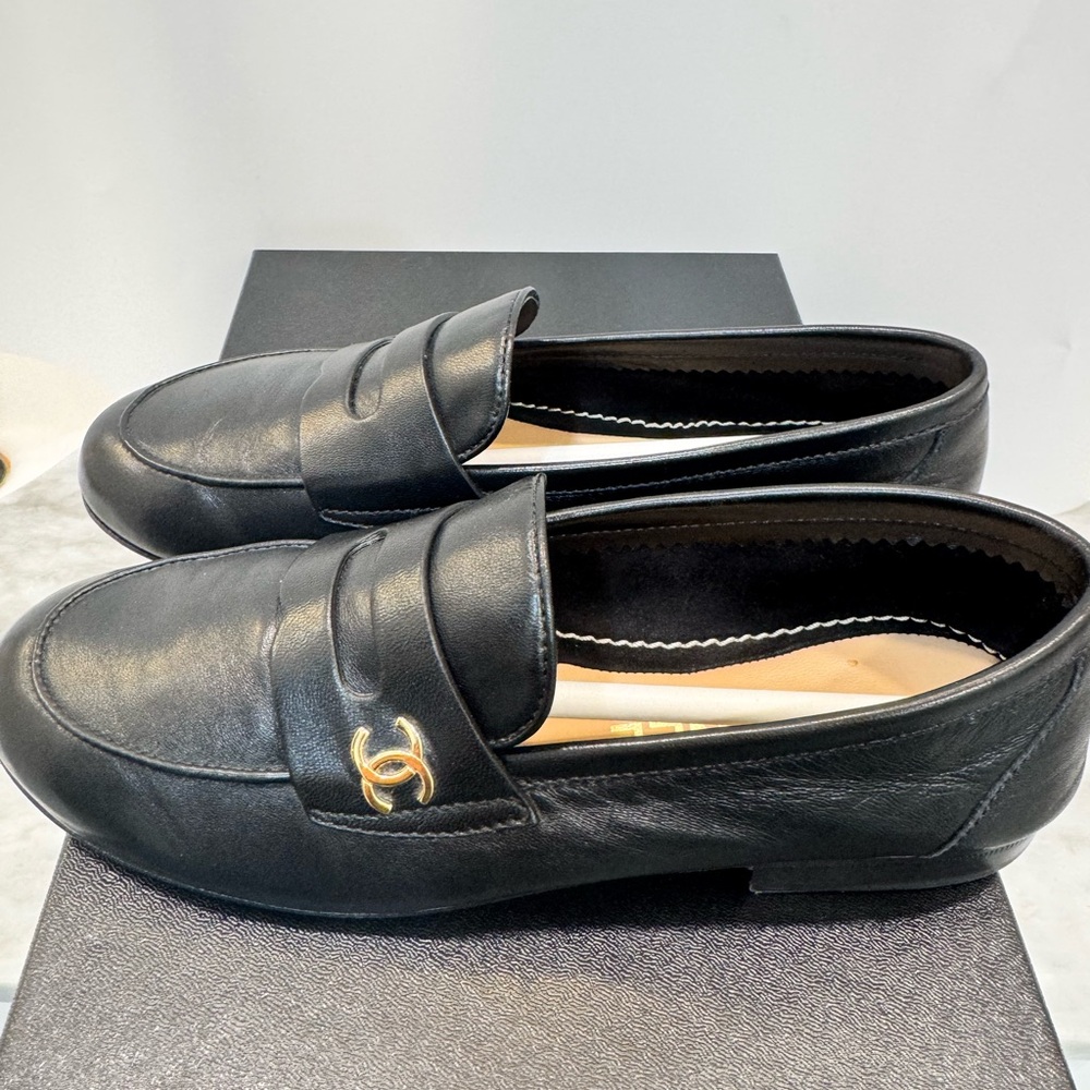 CHANEL 21S Mocassins Loafers CC Logo Black Lambskin Size 36 - Picture 7 of 13